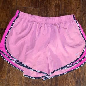Women’s Nike Tempo Shorts